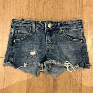 Kids target denim shorts
Art & class
Size 7-8